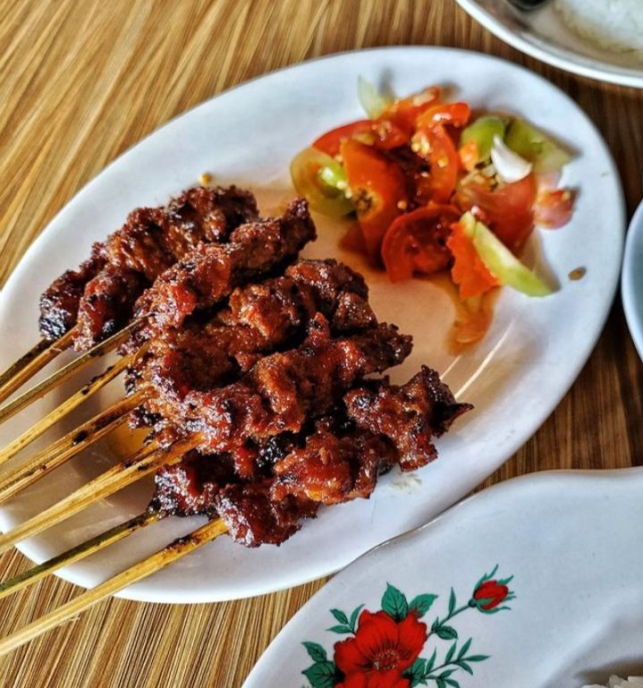 Ilustrasi Sate Maranggi. Wisata Kuliner di Subang, Harga Murah Bikin Nambah.
