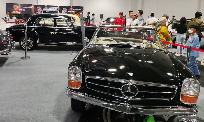 Komunitas Pemilik dan pecinta mobil ala Eropa Mercedes Benz, dari Indonesia dan mancanegara, berkumpul dalam event Merceday Benz ke-5, di Bandung, Jawa Barat, 3-5 Maret 2023.