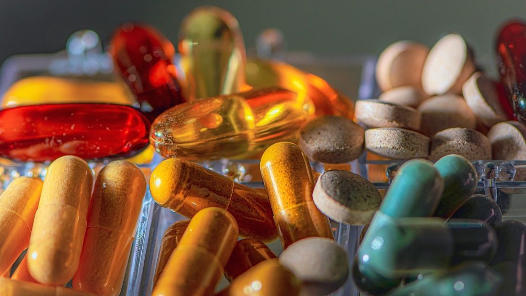 Ilustrasi - Obat jenis kapul dan tablet