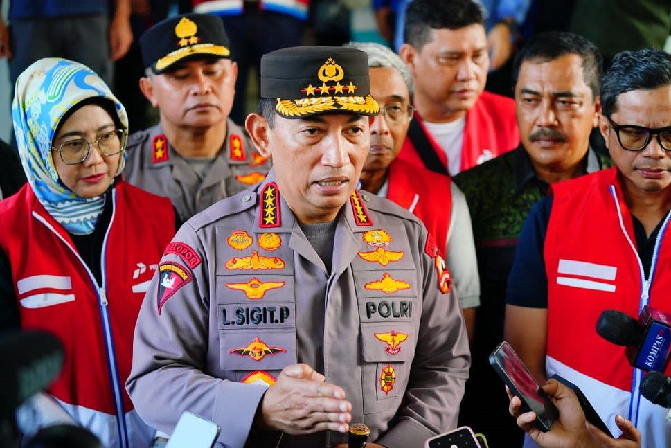 Kapolri Listyo Sigit akan tindak tegas pelaku Penyelundupan Pakaian Impor Bekas