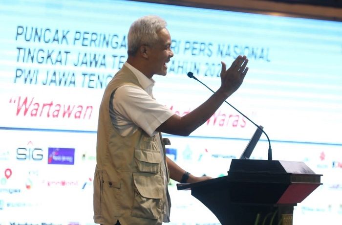 Ganjar memberikan sambutan dalam acara  Puncak Peringatan Hari Pers Nasional Tahun 2023 Tingkat Provinsi Jawa Tengah dan HUT Ke-77 Persatuan Wartawan Indonesia (PWI), di Gedung Gradhika Bhakti Praja, Semarang,  Jumat 3 Maret 2023.