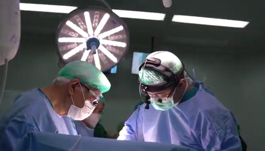Tim ahli bedah jantung melakukan operasi di Rumah Sakit Jantung Tasikmalaya, Sabtu 2 Maret 2023.*/kabar-priangan.com/Istimewa 