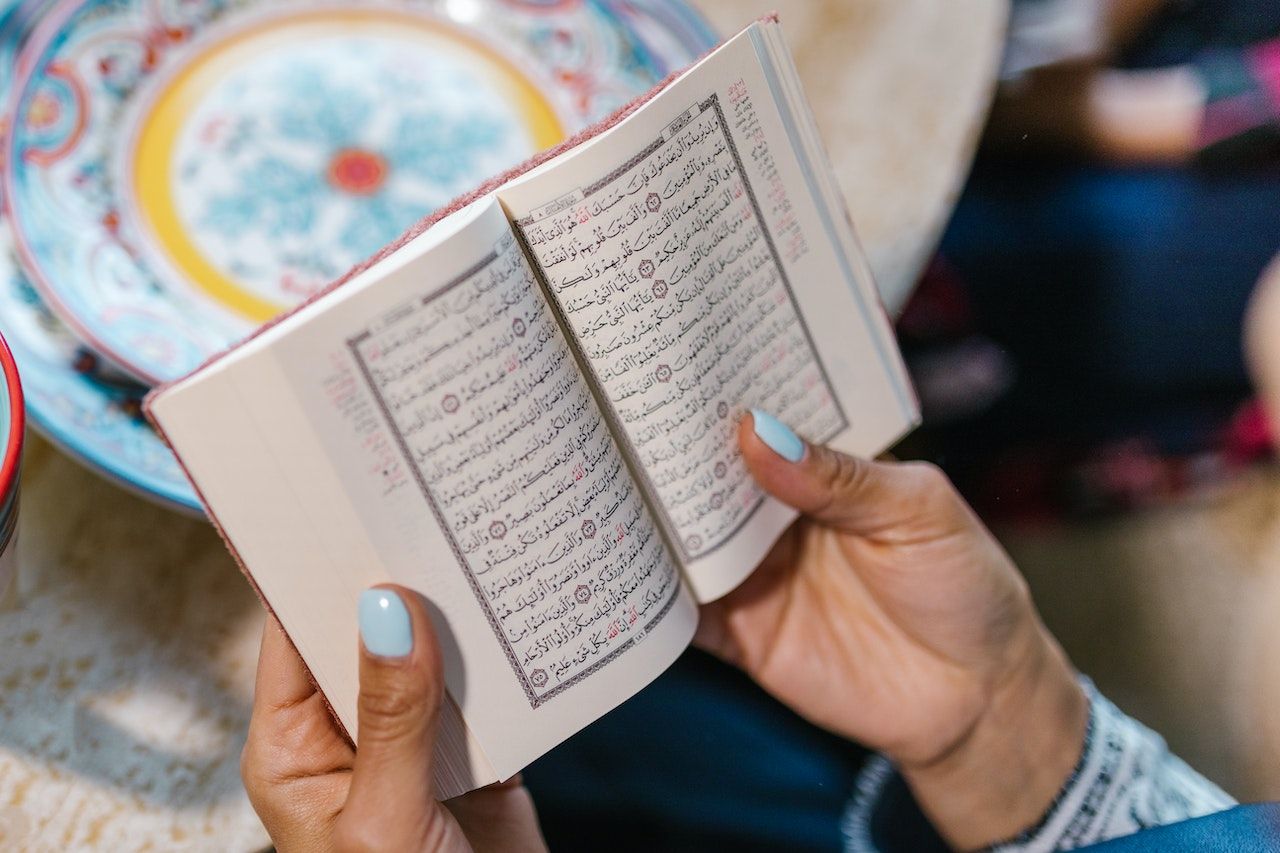 BACAAN SURAT YASIN 83 Ayat Full dan Artinya Bahasa Indonesia untuk Dibaca Malam Jumat