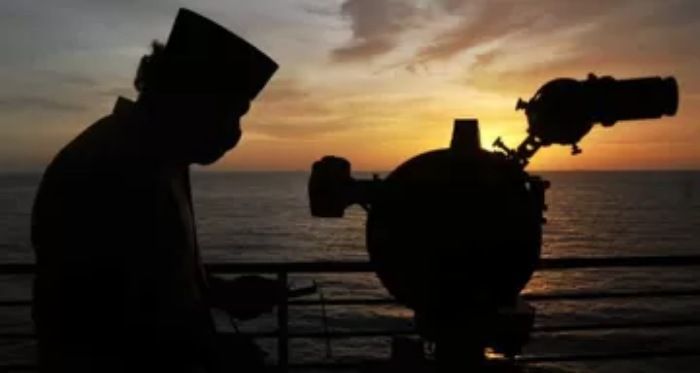 Ilustrasi rukyatul hilal. Pemerintah akan segera menggelar Sidang Isbat penentuan awal Ramadhan 2023. /Antara/Akbar Nugroho Gumay