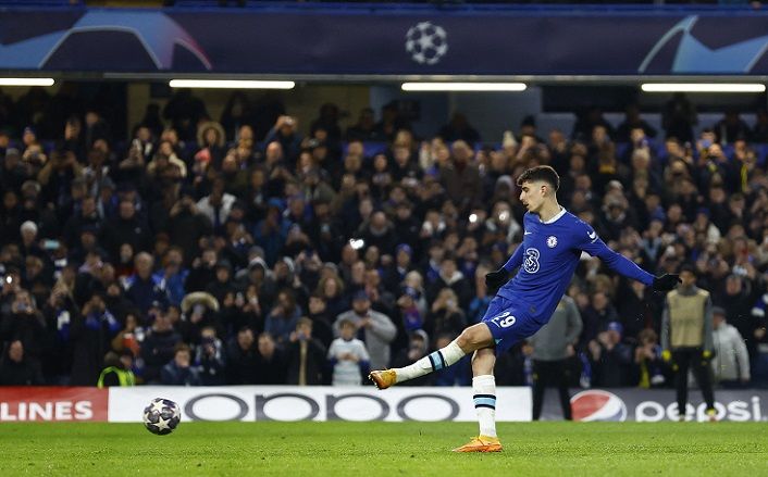 Kai Havertz dari Chelsea mencetak gol kedua mereka dari titik penalti. Sepak Bola - Liga Champions - Babak 16 Besar - Leg Kedua - Chelsea v Borussia Dortmund - Stamford Bridge, London, Inggris - 7 Maret 2023. 