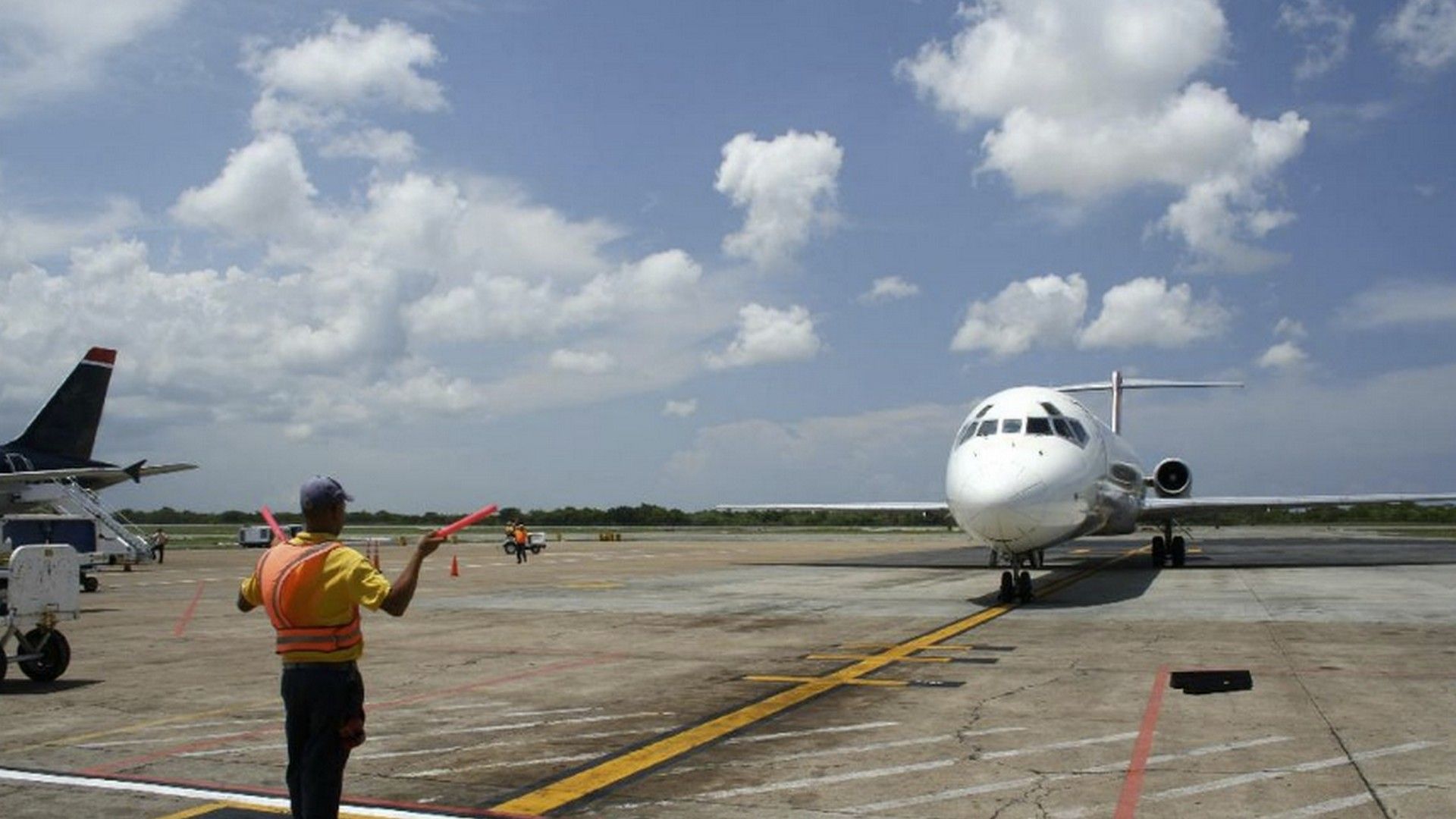 Wow! Ternyata Gaji Tukang Parkir Pesawat di Kota Bogor Bisa Sebesar Ini