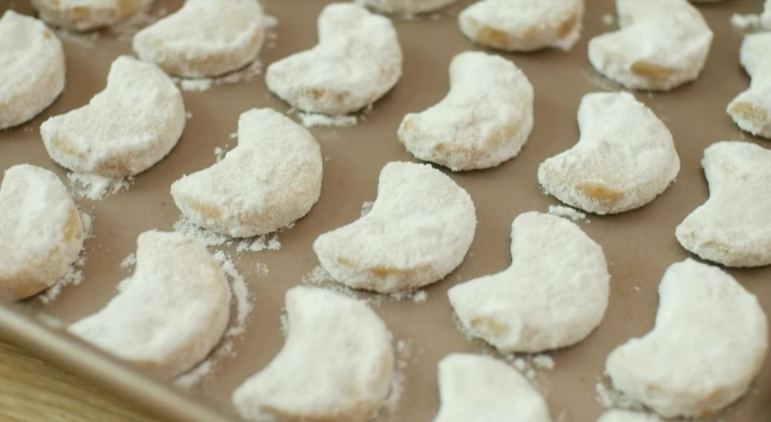 Resep kue putri salju kacang mede