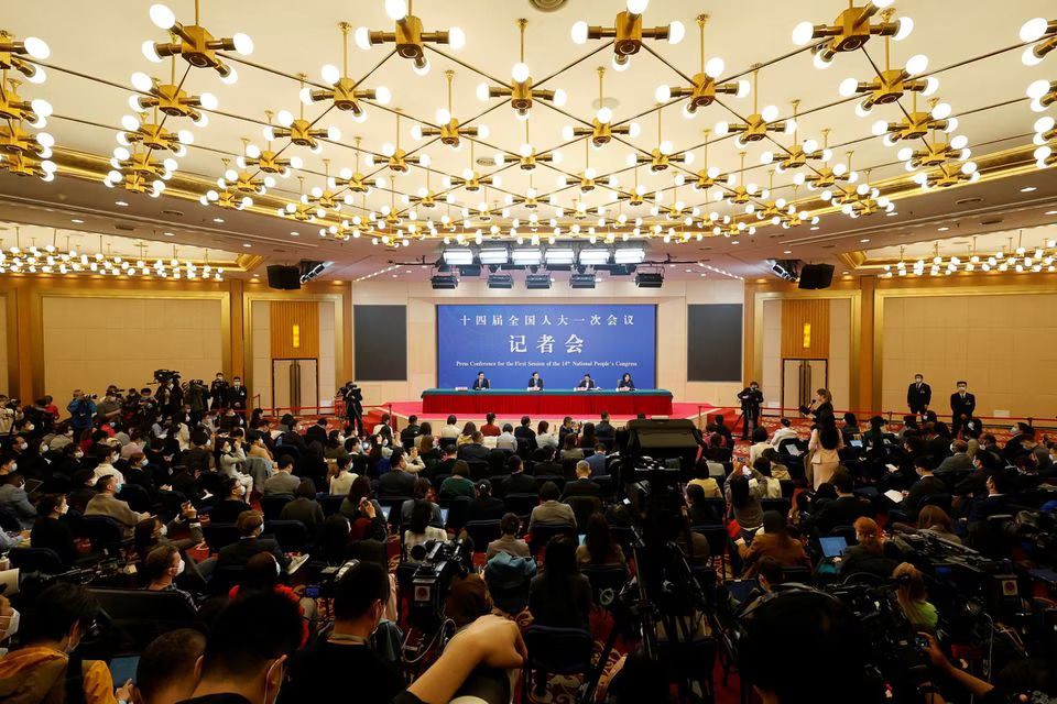 Konferensi pers pertama yang dilakukan oleh Dubes China untuk Amerika Serikat Qin Gang di Beijing.