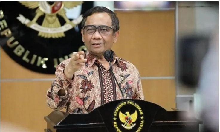 Menteri Koordinator Bidang Politik, Hukum, dan Keamanan (Menko Polhukam) Mahfud MD sebut ada transaksi mencurigakan di lingkungan kemenkeu senilai Rp300 triliun