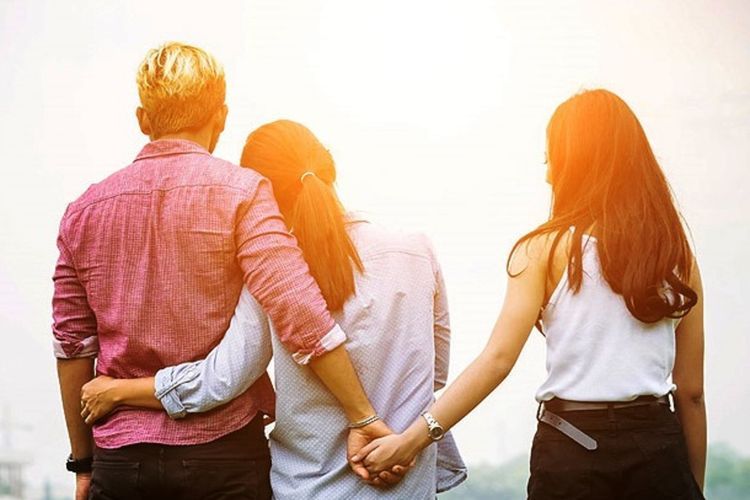 Ilustrasi foto orang yang selingkuh atau tidak setia  dengan pasangannya.*