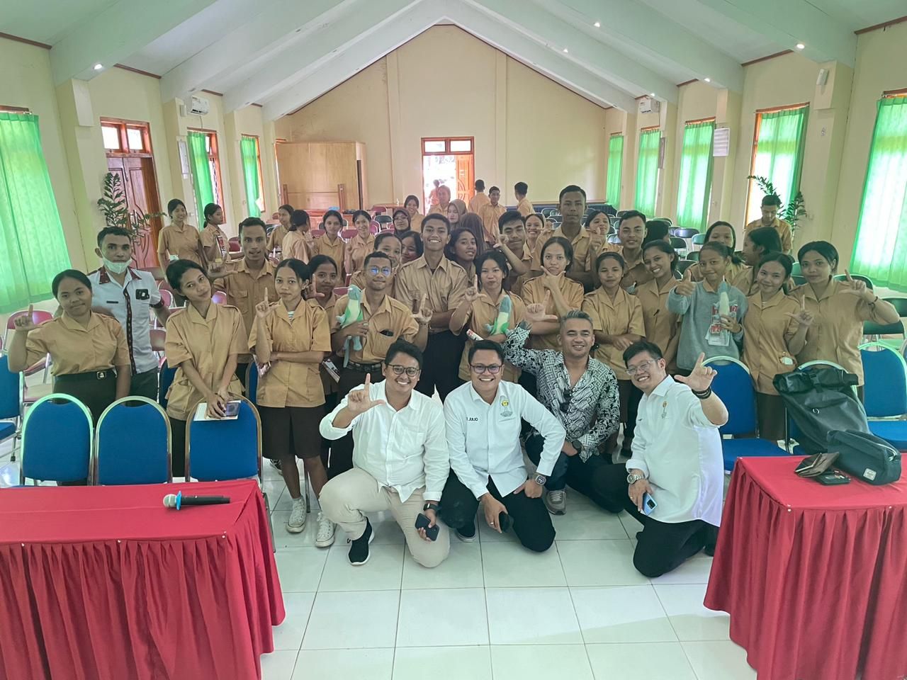 HIPMI Manggarai Barat Berbagi Ilmu Kewirausahaan dengan Para Pelajar SMKN 1 Labuan Bajo