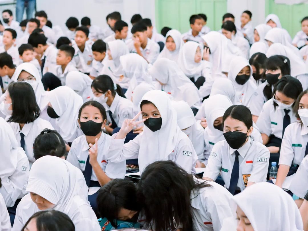Ilustrasi SMP - 10 Rekomendasi SMP Terbaik di Kota Cilegon, Cek Daftarnya Di Sini.