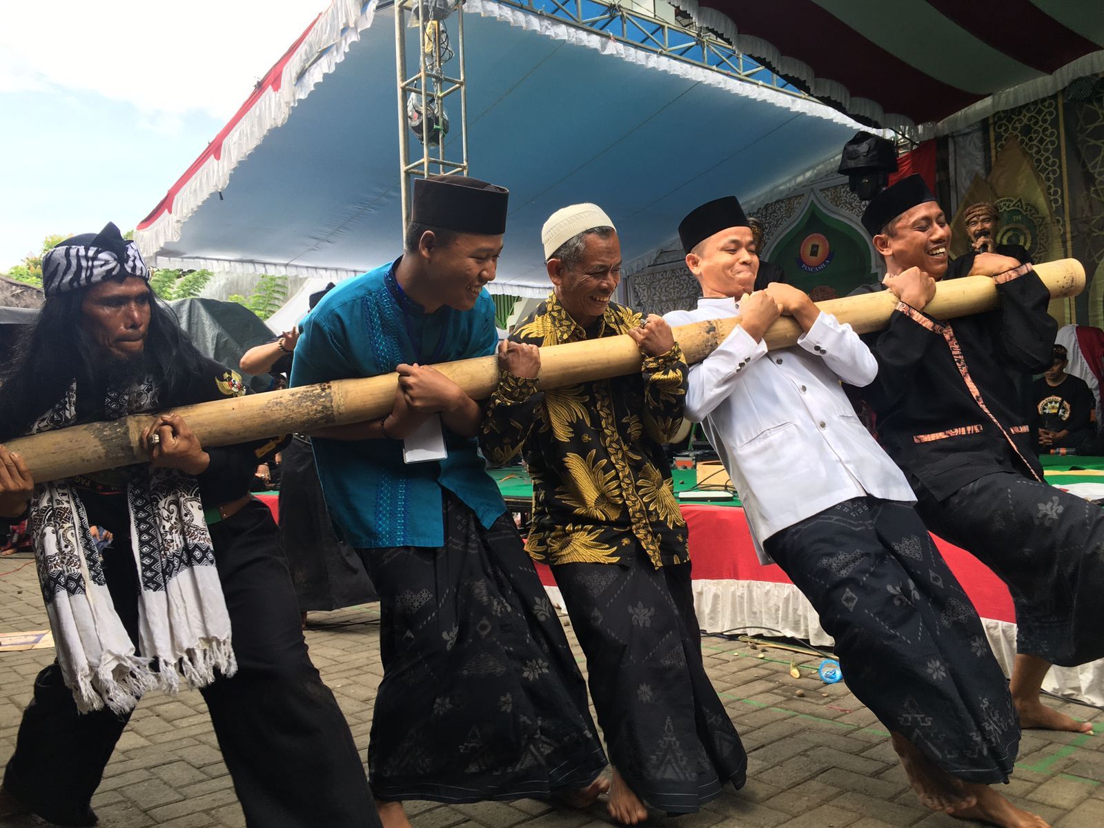 Jelang Puncak Acara Haul Nusantara, Ponpes Uniq Gelar Pertunjukan Seni dan Budaya