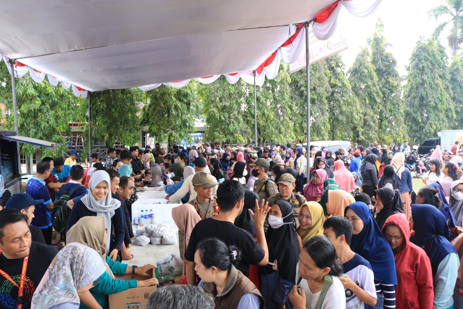 Ilustrasi Pasar Murah. Kabar Gembira! Disperindag KBB Siapkan 28 Ribu Paket Sembako Murah Selama Ramadhan 2023 di 9 Kecamatan Ini, Mana Saja?