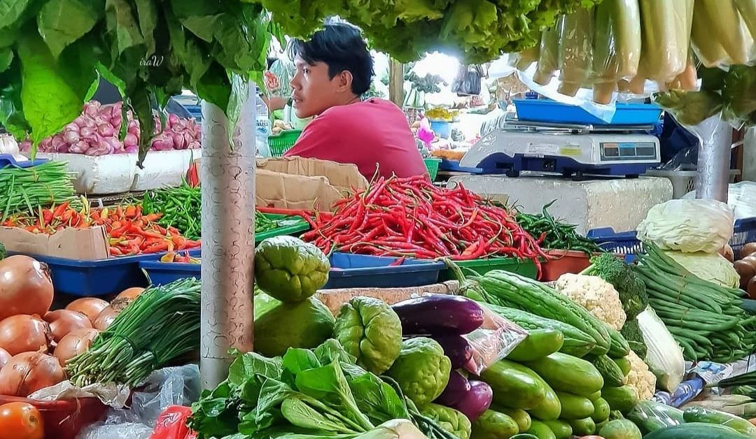 Pedagang di pasar tradisionsl