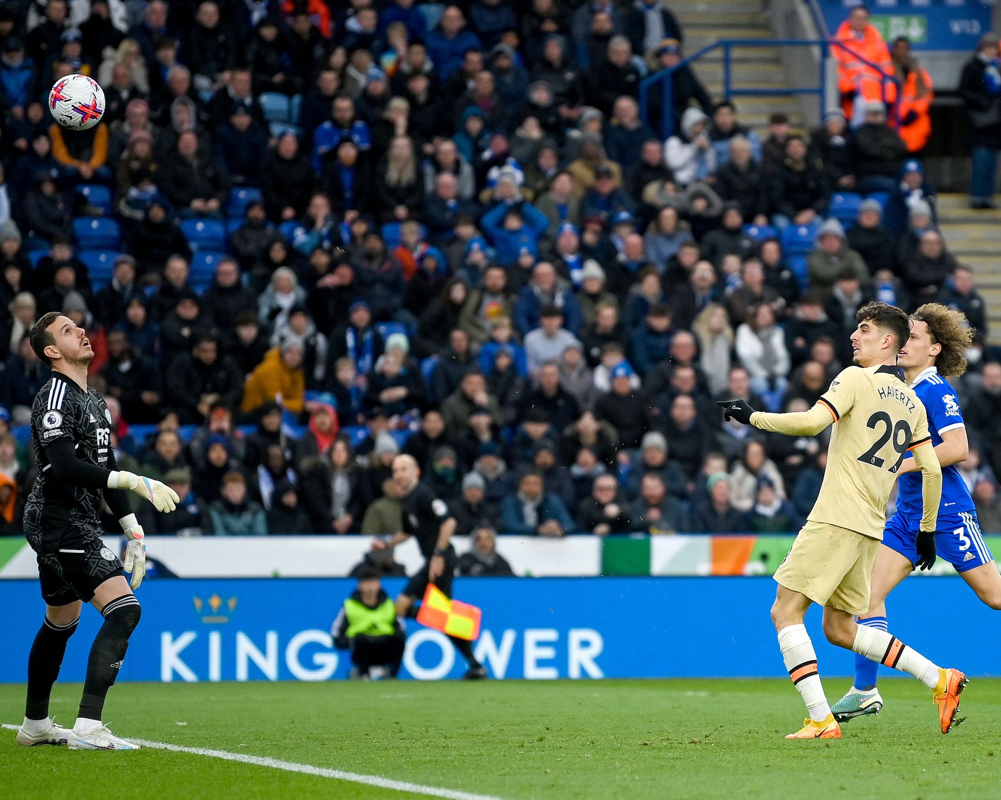 Chelsea berhasil meraih tiga poin setelah menaklukkan Leicester City 3-1 dalam pertandingan Liga Inggris matchday ke-27 yang digelar di King Power Stadium