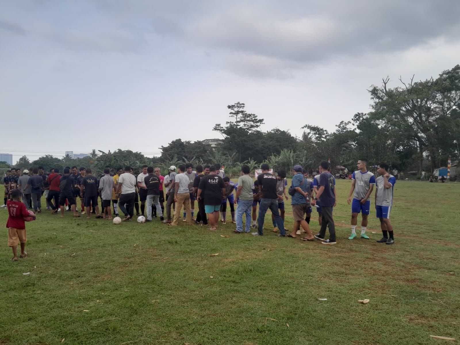 Pertandingan Sepakbola Tarkam di wilayah Cisauk Kabupaten Tangerang