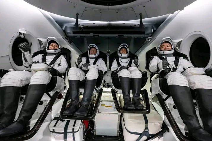 Ilustrasi SpaceX Crew-5 NASA kembali ke Bumi pada sabtu 11 maret setelah 5 bukan di Stasiun Luar Angkasa internasional