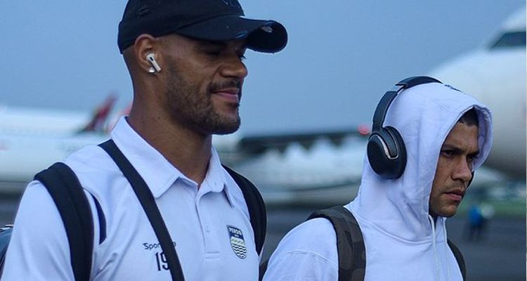 David da Silva dan Ciro Alves dalam perjalanan menuju Gresik untuk menghadapi Persebaya Surabaya.