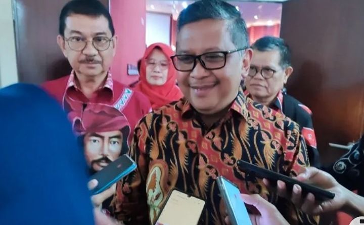Sekretaris Jenderal PDIP Hasto Kristiyanto menyayangkan keputusan FIFA yang mencoret Indonesia dari tuan rumah Piala Dunia U 20 2023.