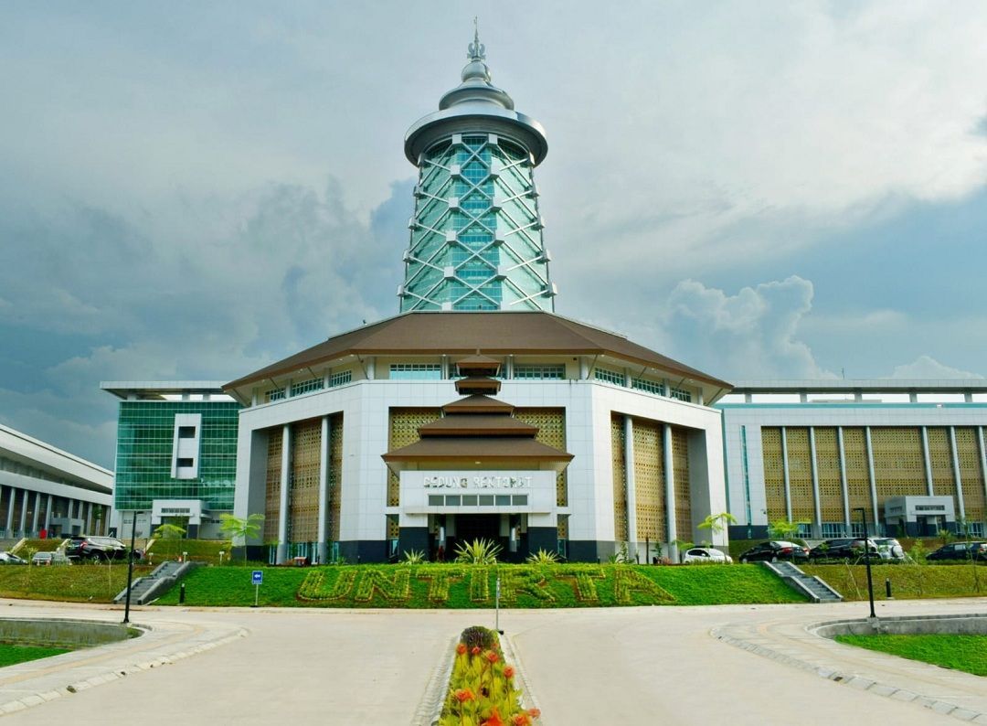 Gedung Rektorat Untirta yang berada di Sindangsari. Buat calon mahasiswa Untirta, siapkan dokumen ini untuk daftar ulang.