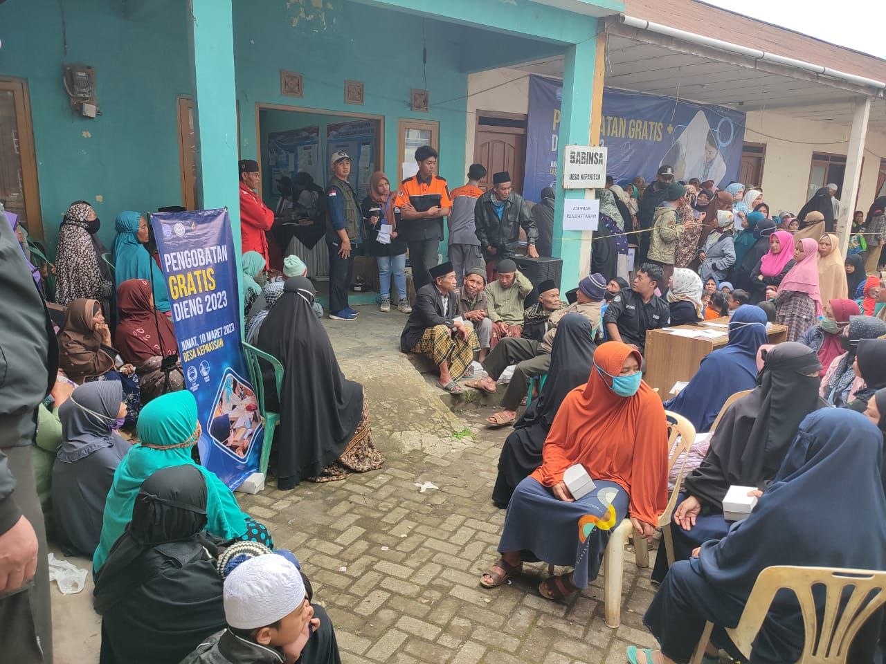 Ratusan masyarakat di wilayah kecamatan Batur antusias ikuti pelayanan kesehatan gratis yang digelar oleh PD IAI Jawa Tengah bersama PT Geo Dipa Energi, Perkedwi Banten dan Puskesmas Batur 2.