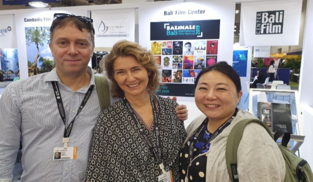 Jason Gray, Deborah Gabinetti, dan Eiko Mizuno di Asian Content & Film Market, Busan