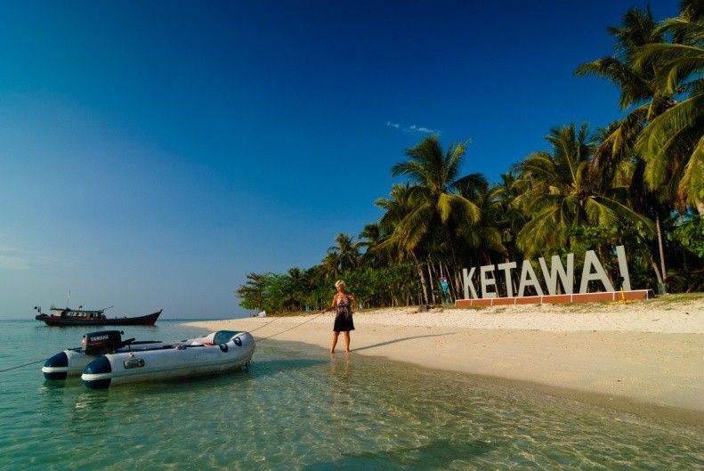 Pulau Ketawai Koba, Kabupaten Bangka Tengah Provinsi Kepulauan Bangka Belitung.