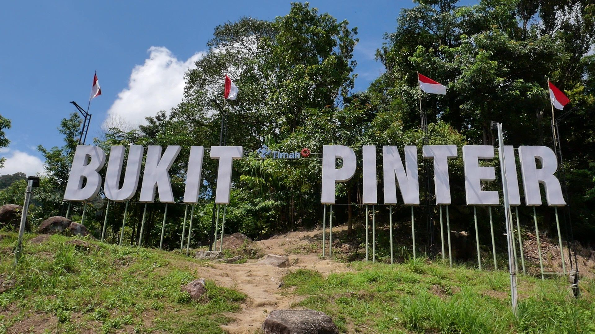 Bukit Pinteir Bangka Belitung.