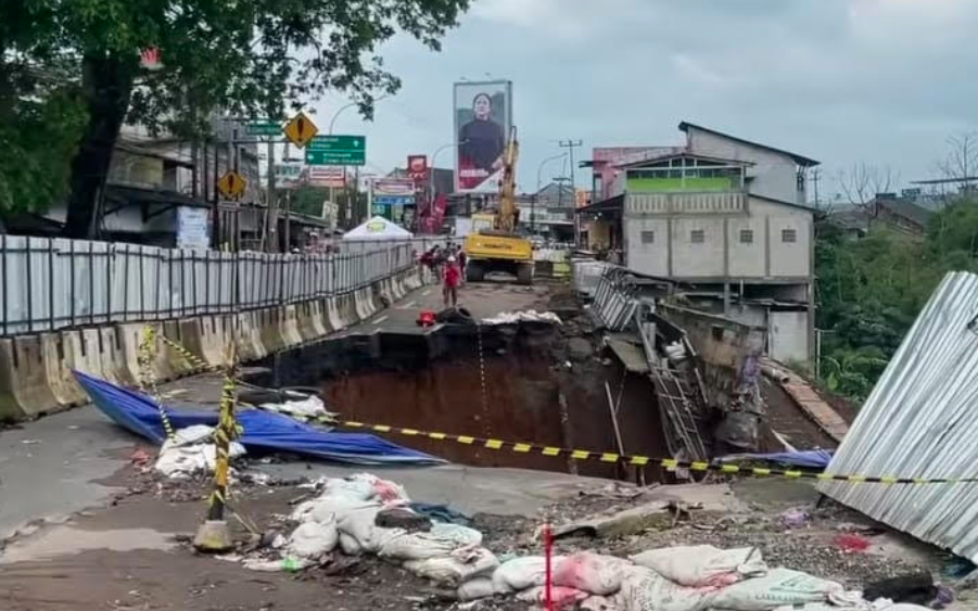 Jembatan Bailey Cikereteg sudah resmi dapat digunakan, arus kendaraan dari kedua arah dibuka dengan sistem buka tutup