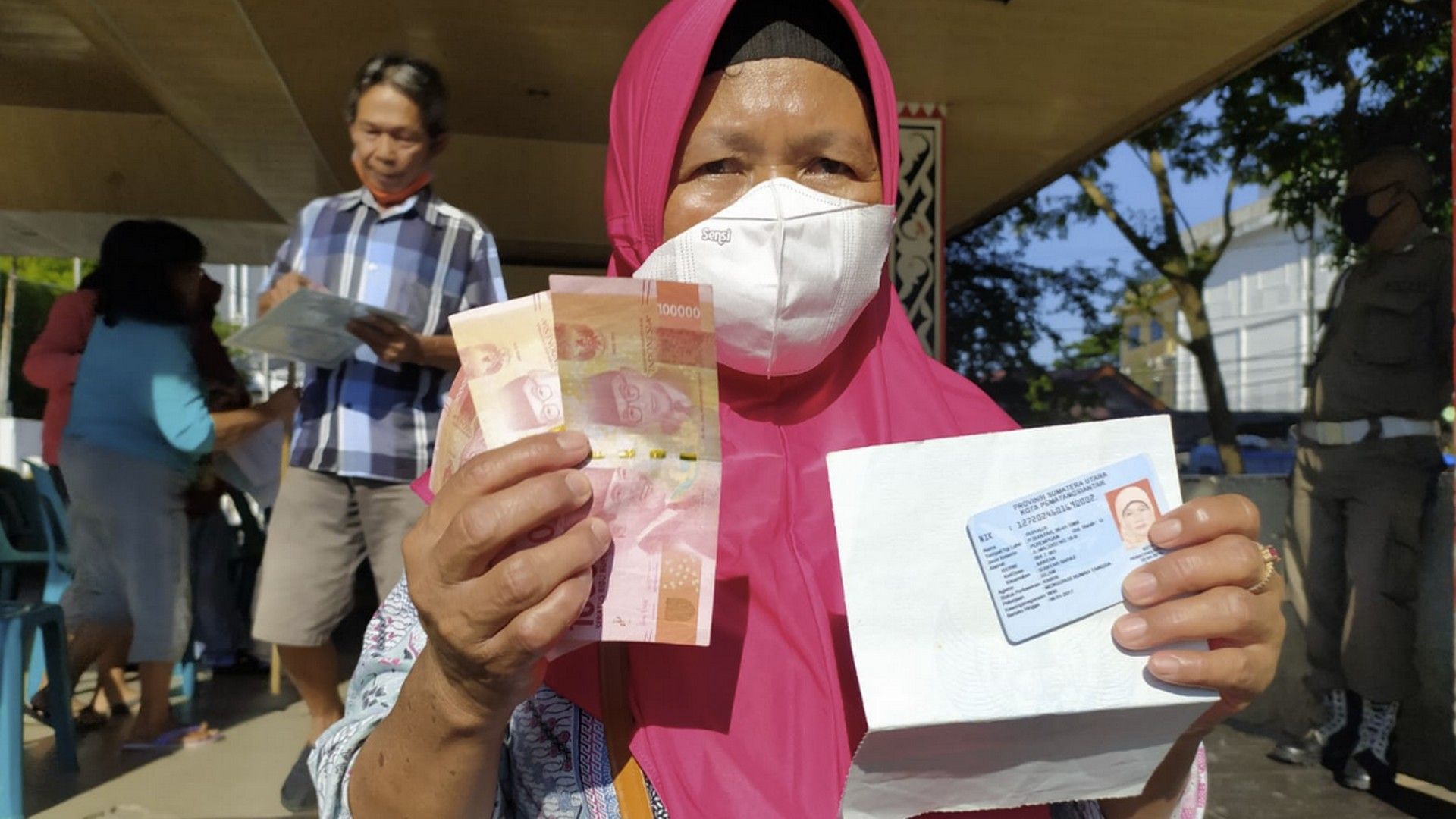 Ilustrasi - Penerima PKH 2023 tahap 2 untuk masyarakay yang tergolong miskin.