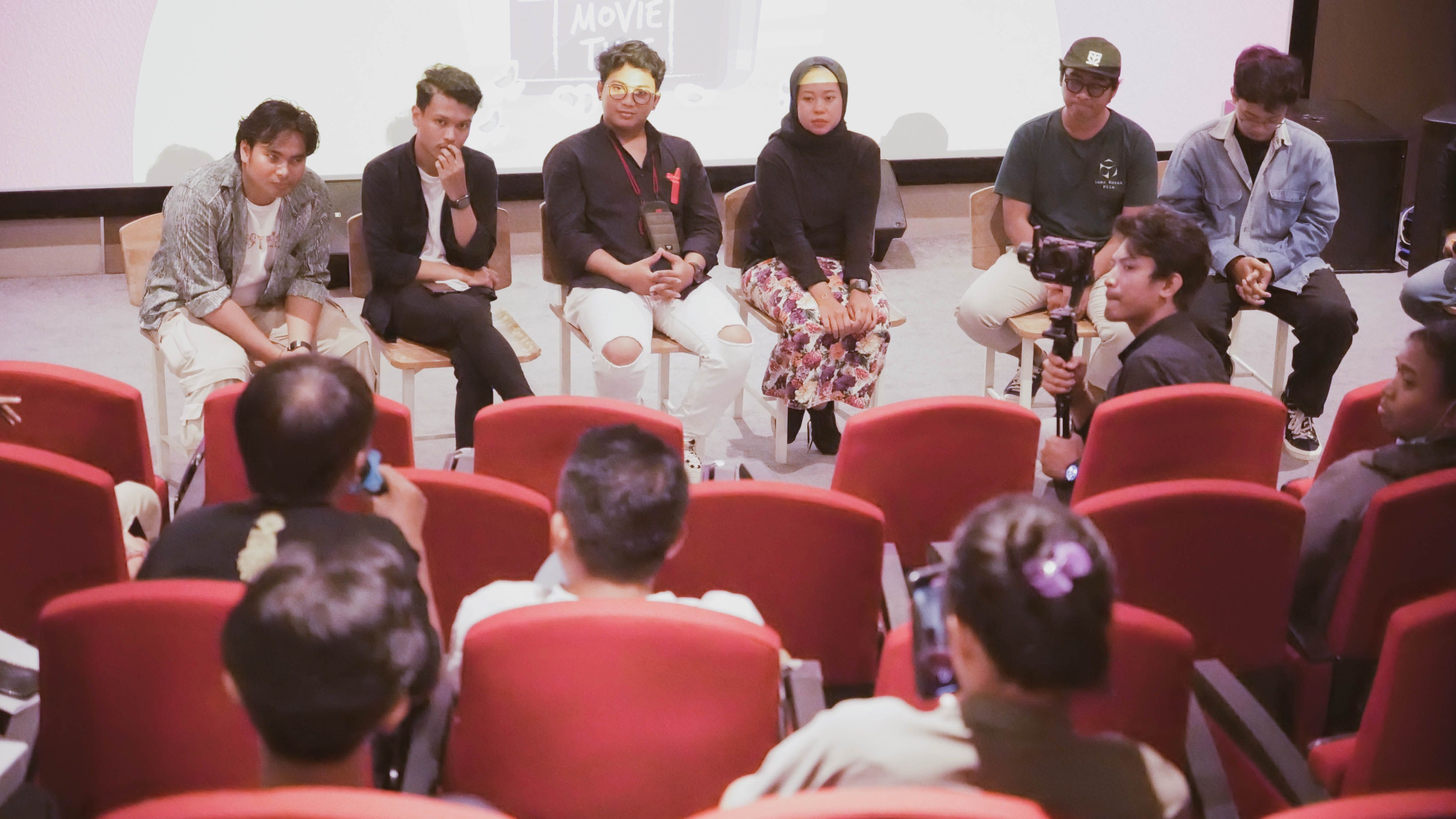 Suasana diskusi film Balih Screening oleh Searah Creative HUB