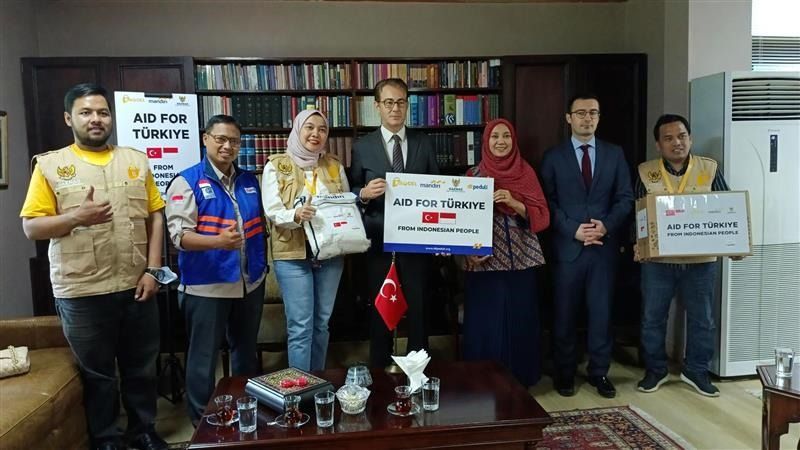 DT Peduli salurkan bantuan selimut untuk korban gempa Turi dan Suriah.