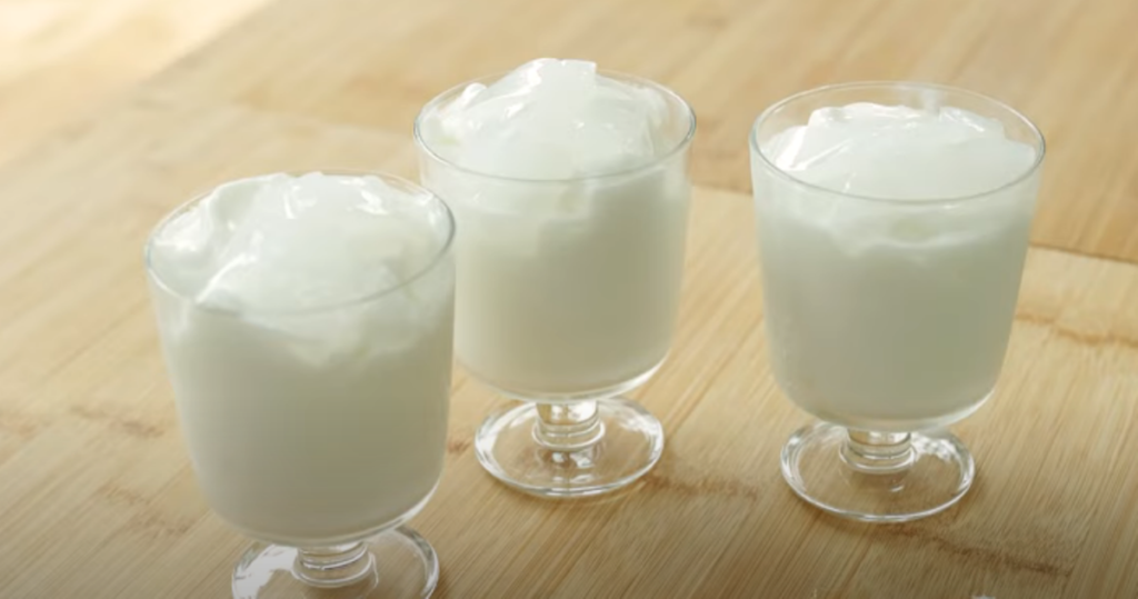 Minuman coconut milk shake, tidak hanya seger juga menarik dan kreatif, cocok jadi minuman takjil 2023