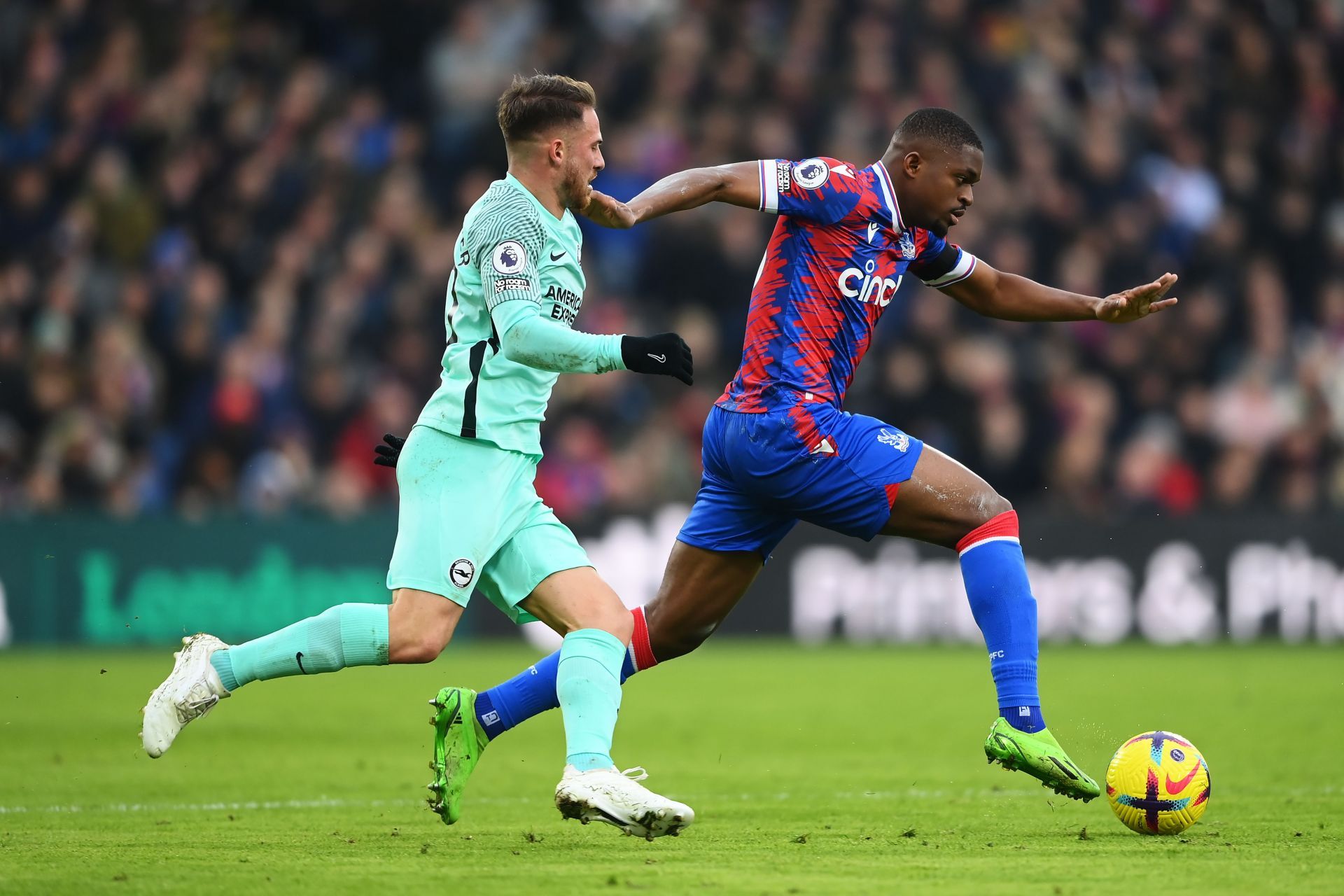 Potret Pemain Crystal Palace duel dengan Pemain Brighton