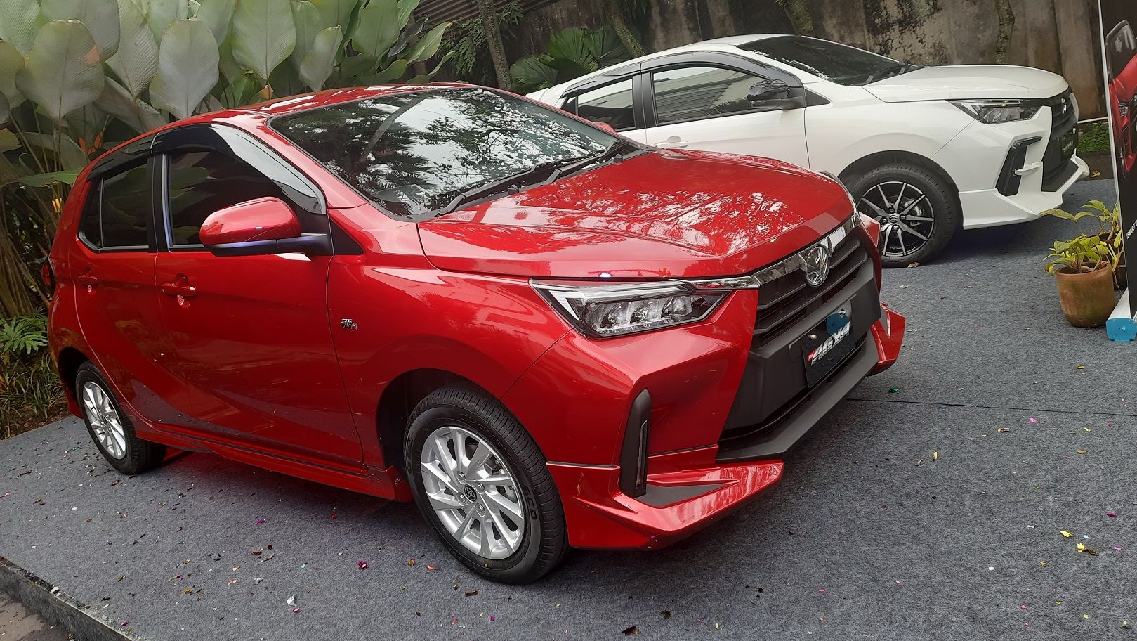 Unit Toyota All-New Agya dan All-New Agya GR Sport hadir di Kota Bandung untuk dipinang AutoFamily.*/ 