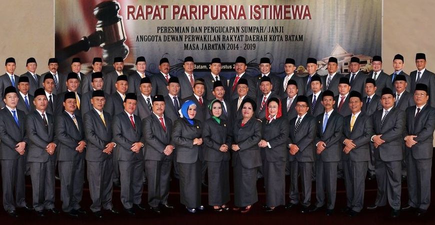 Anggota DPRD Batam 2014-2019. Saat ini kepolisian menunggu hasil audit BPK terkait penetapan tersangka kasus dugaan perjalanan dinas fiktif DPRD Batam.