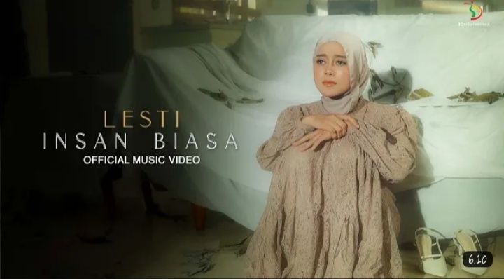 lirik lagu 'Insan Biasa' by Lesti Kejora single terbaru yang baru rilis. Telah mendapat posisi trending di YouTube