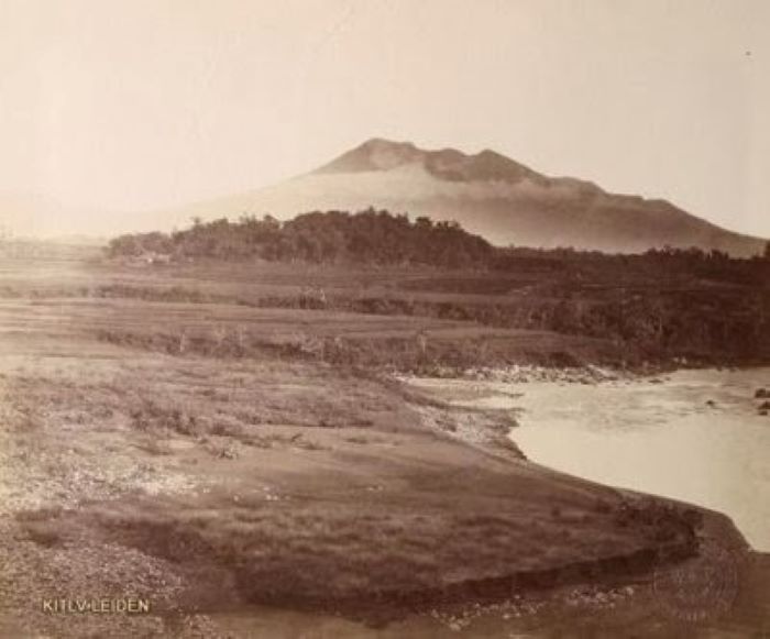 Gunung Galunggung tahun 1880 dari arah Singaparna/Dok.Humas Kabupaten Tasikmalaya