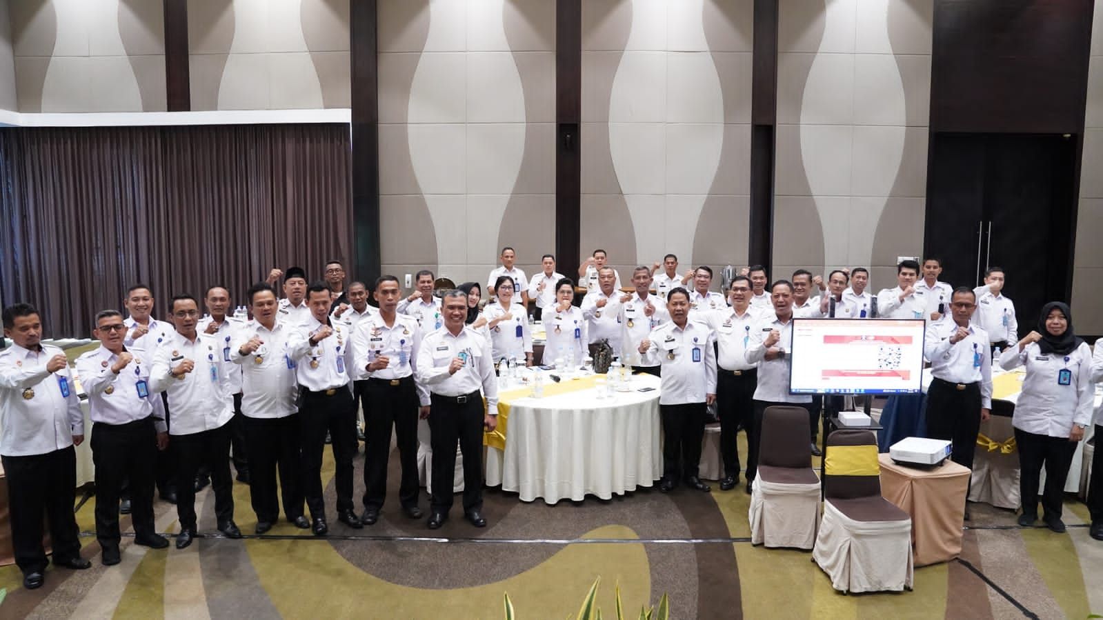 Kepala Rupbasan Kelas I Cirebon Fajar Nurcahyono Assyifa mengikuti kegiatan konsultasi teknis standar pemeliharaan barang sitaan negara (Basan) dan barang rampasan negara (Baran) yang selenggarakan oleh Direktorat Jenderal Pemasyarakatan Kementerian Hukum dan HAM Republik Indonesia.