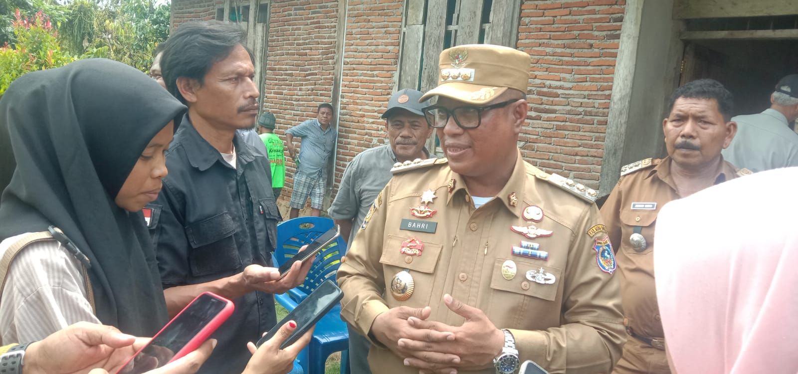Bupati Muna Barat (Mubar), La Bahri.