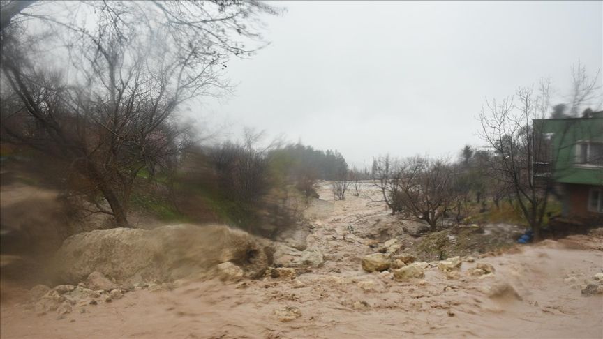Banjir bandang terjadi karena hujan lebat yang melanda Provinsi Adiyaman dan Sanliurfa sejak Selasa, 14 Maret 2023/Anadolu