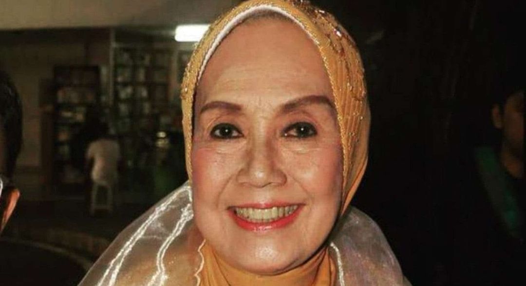  Simak delapan deretan film populer yang dibintangi oleh Nani Wijaya semasa kariernya berakting di industri seni peran Tanah Air. 
