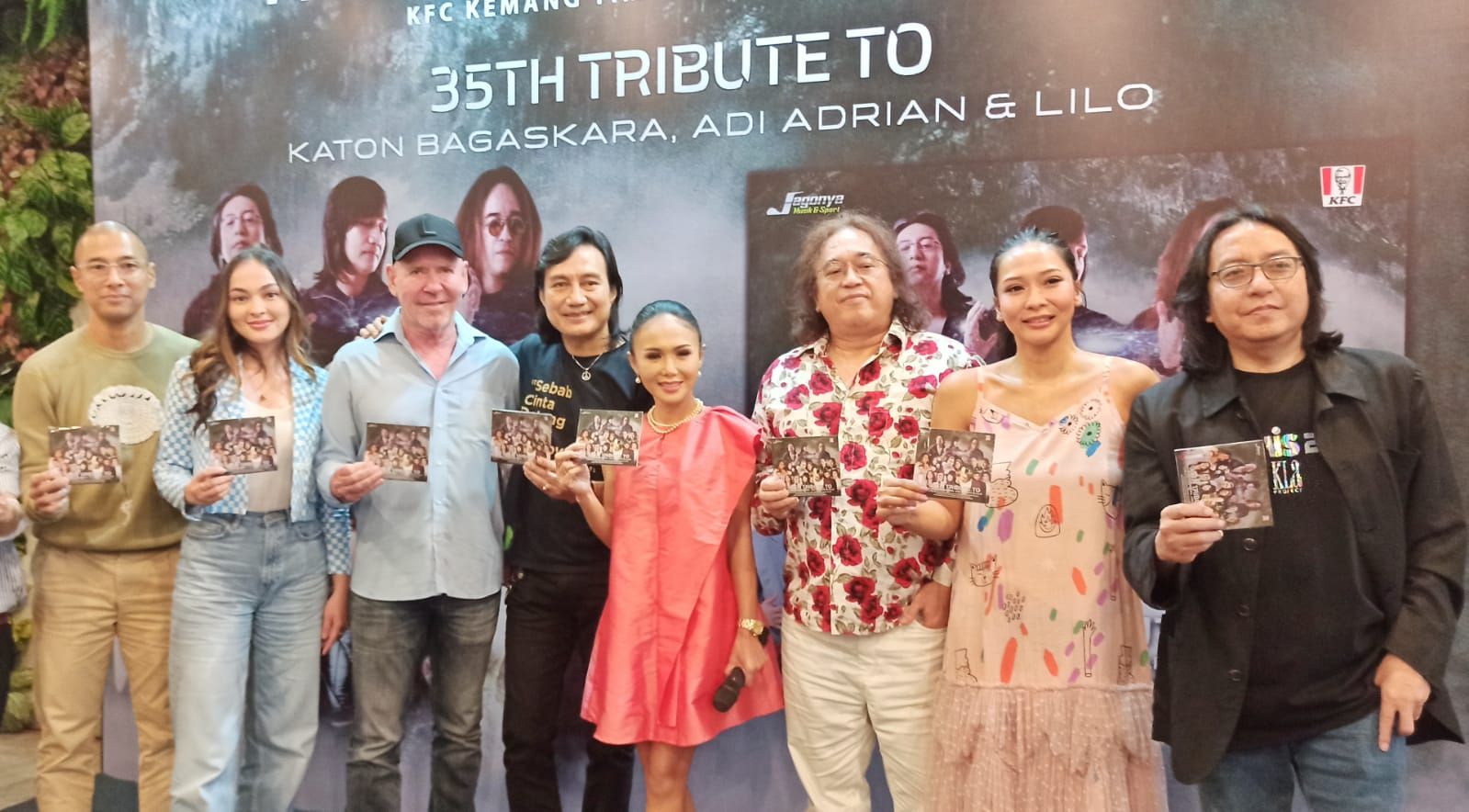 Grup musik band legendaris  KLa Project merayakan hari jadi ke-35 pada tahun ini dengan merilis CD Tribute.