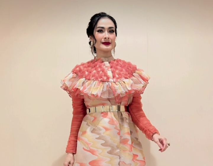 Aksi Iis Dahlia joget India bikin netizen geram