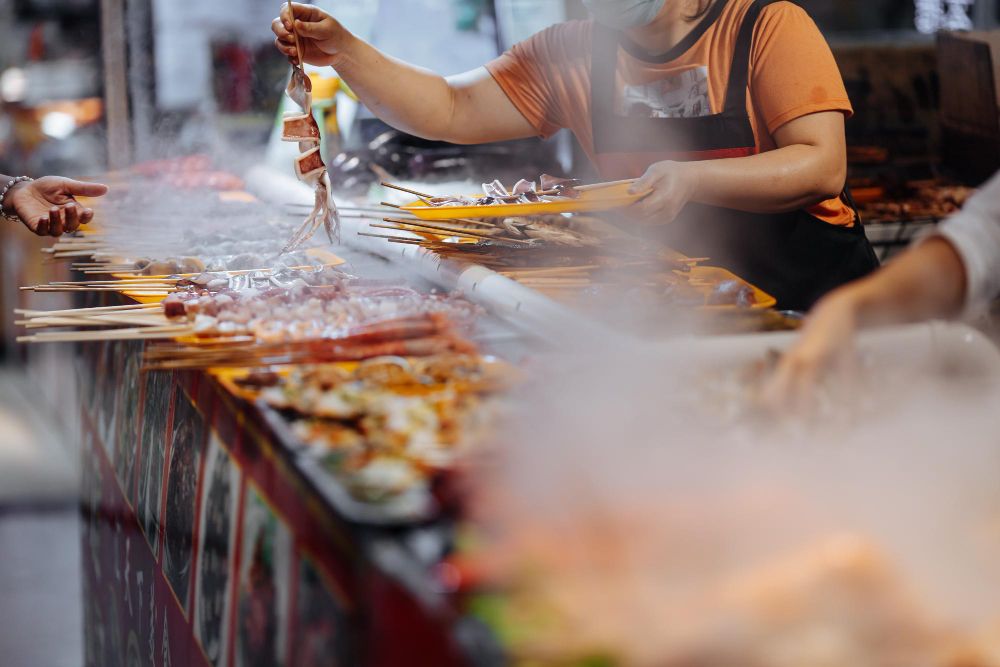 Daftar Street Food di Bandung Paling Favorit dan Enak, Kulineran Malam Minggu di 4 Tempat Ini 