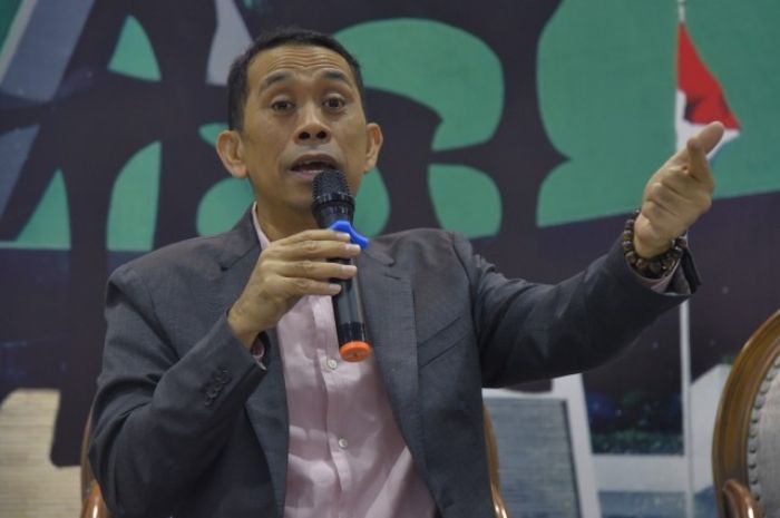 Anggota Komisi XI DPR RI Kamrussamad dalam Diskusi Dialektika Demokrasi dengan tema ‘Membedah Laporan LHKPN di Tengah Sorotan Gaya Hedon Pejabat’, yang berlangsung di Media Center DPR RI, Nusantara III, Senayan, Jakarta, Kamis (16/3/2023).