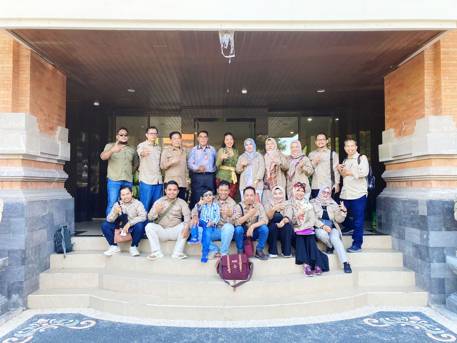 Foto Bersama Rombongan Prodi Ilmu Komunikasi UIN SUKA Yogyakarta dan Prodi Ilmu Komunikasi UNUD