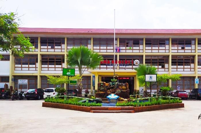 SMAN 1 Bukittinggi masuk dalam daftar SMA dan MAN  terbaik 2023 di Kota Bukittinggi versi LTMPT 2022.