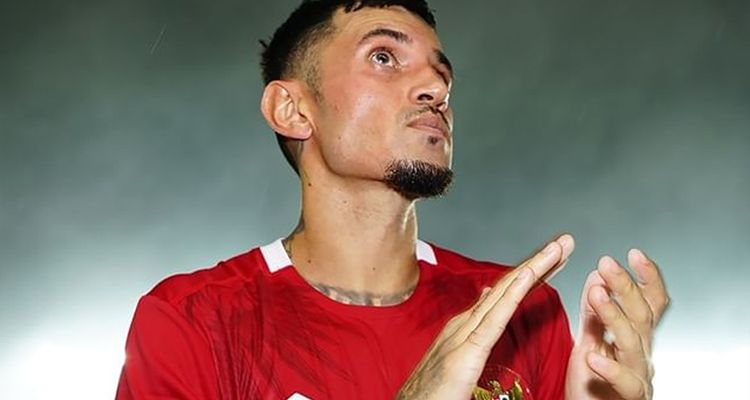 Stefano Lilipaly dengan jersey Timnas Indonesia.